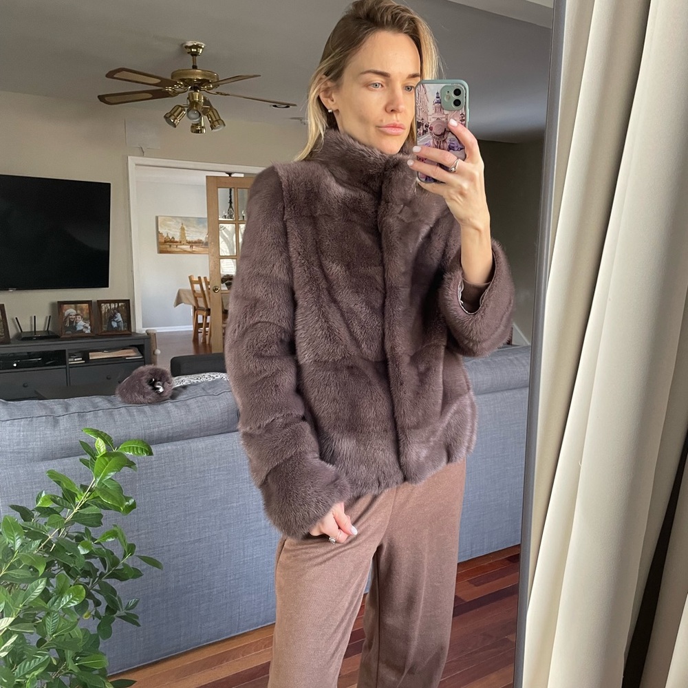 Almost new luxury mink fur jacket ( mocha color)